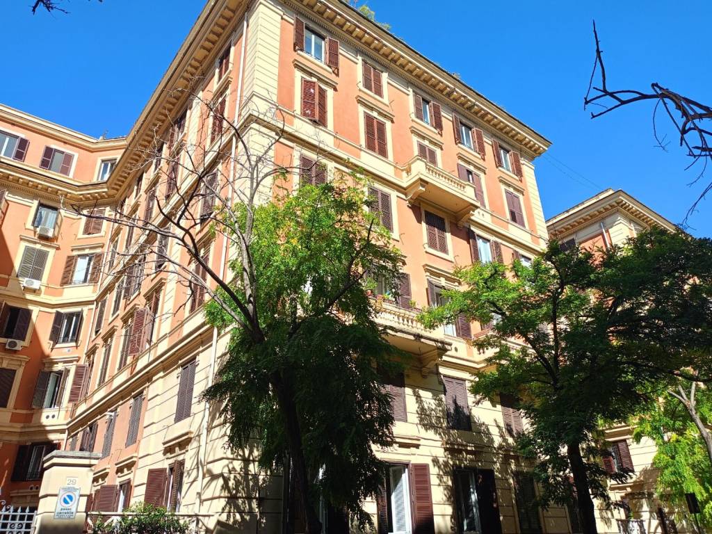 Appartamento a Roma in Via Umberto Biancamano - Foto 1
