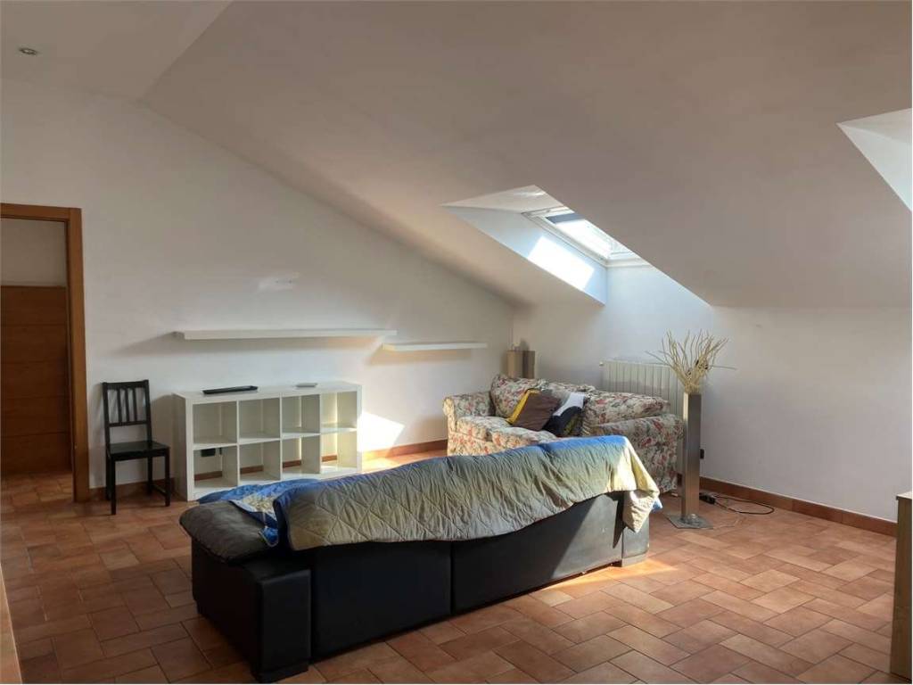 Appartamento a Sesto calende in Via piave, 68 - Foto 2