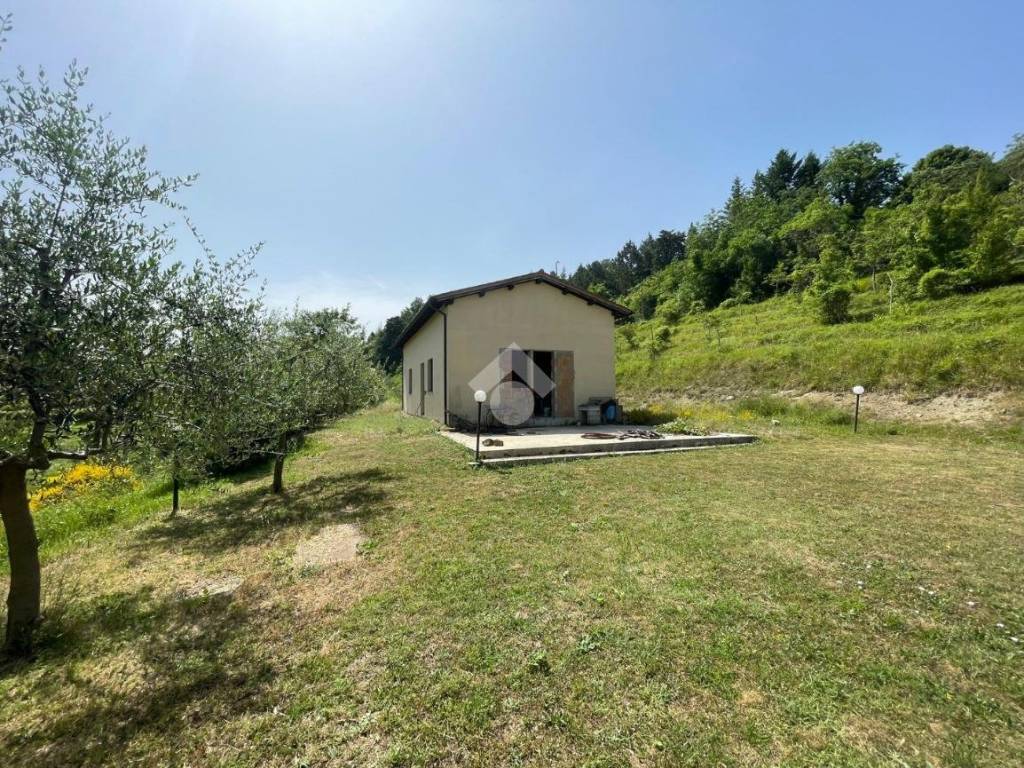 Casa indipendente a Gubbio in Via Loc.Monteluiano - Foto 3