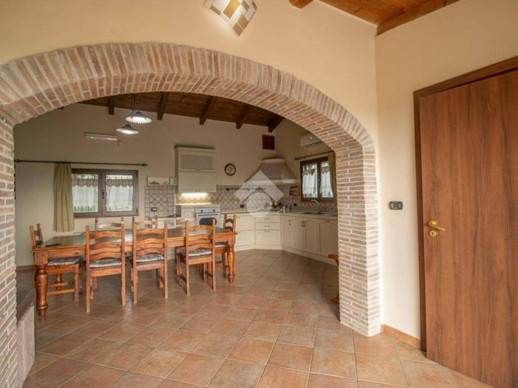 Rustico / casale a Montalto di castro in Str. della Sugarella - Foto 5