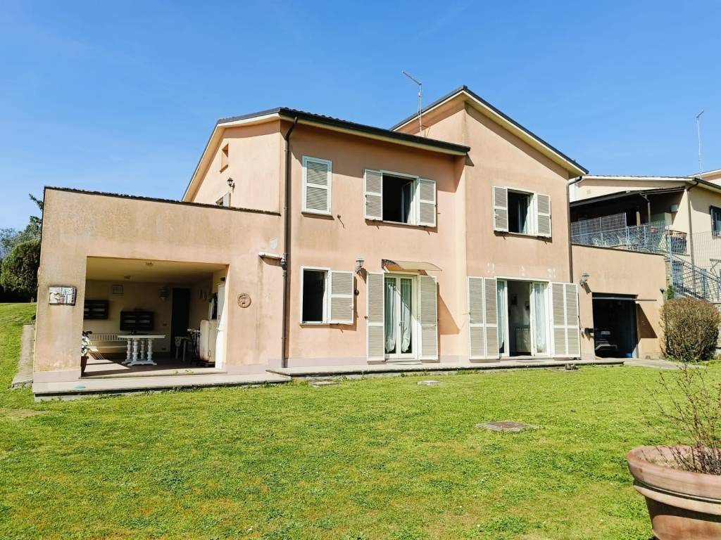 Villa a Ronciglione in Viale Padre Mariano da Torino - Foto 5