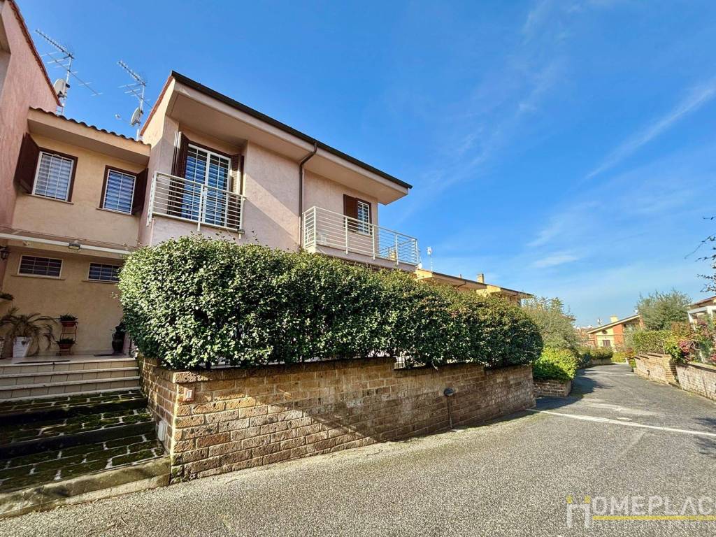 Villa a Frascati in Via del Frantoio Romano, 115 - Foto 2