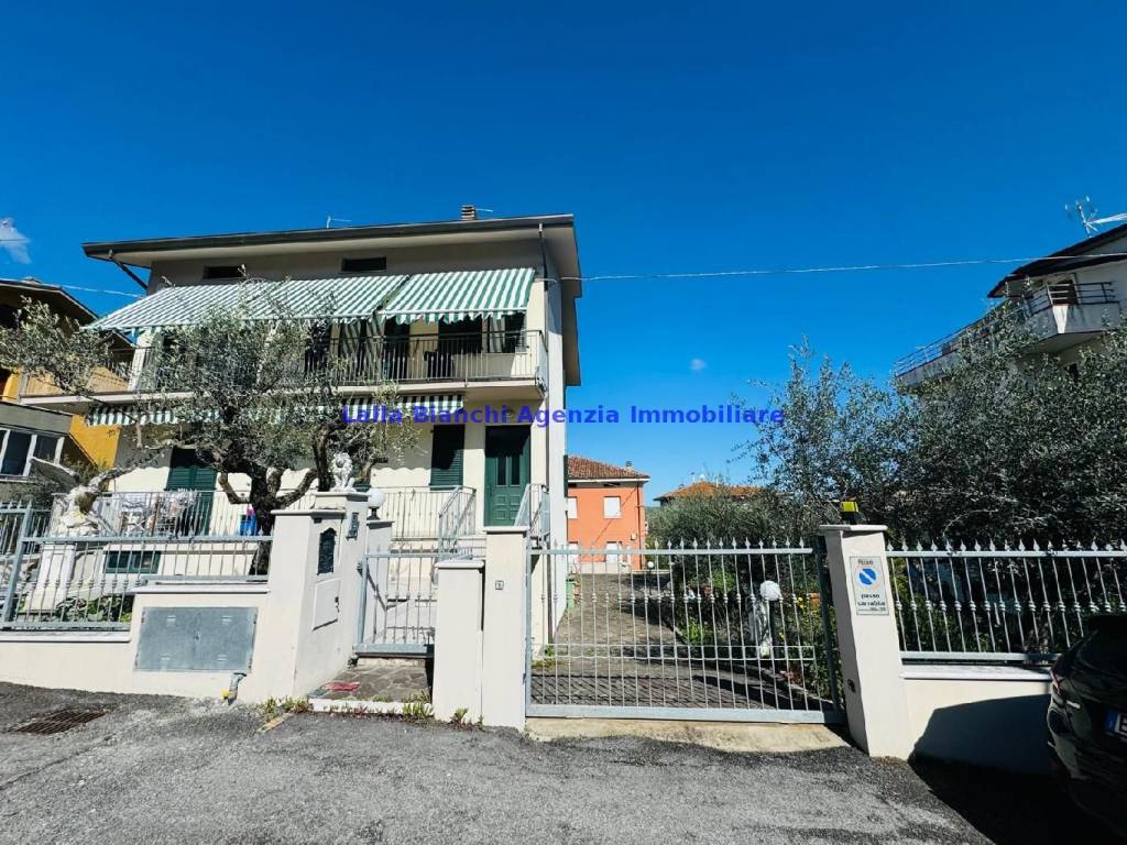 Appartamento a Pesaro in Strada Lago di Nemi - Foto 2