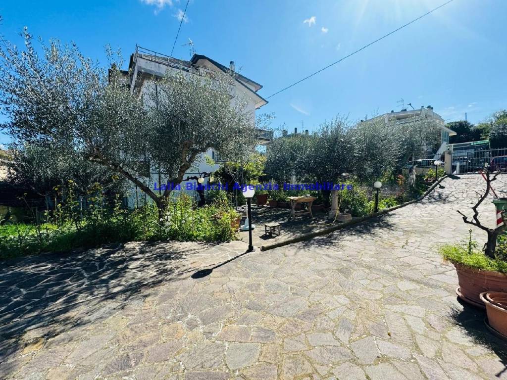 Appartamento a Pesaro in Strada Lago di Nemi - Foto 5