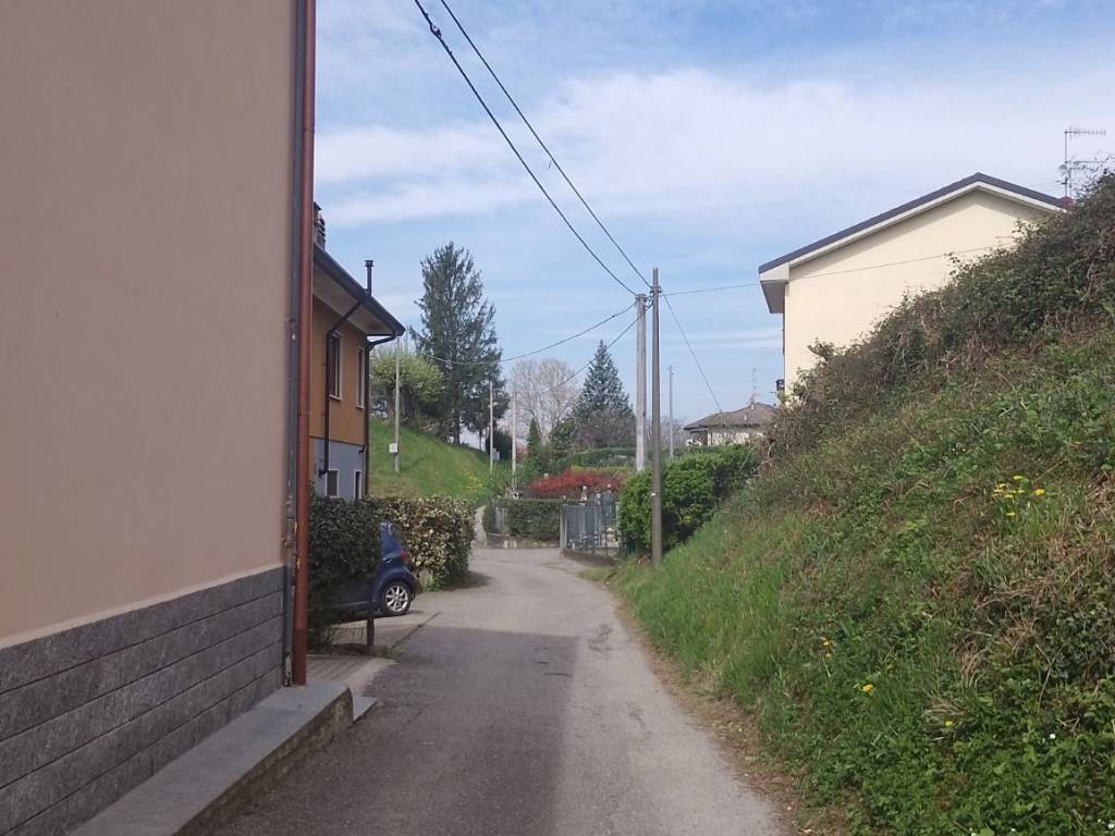 Appartamento a Gavirate in Via Ronchi Nuovi, 10 - Foto 3