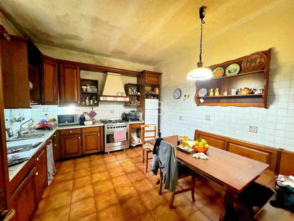 Villa a Seravezza in Via Diego Guicciardi - Foto 2