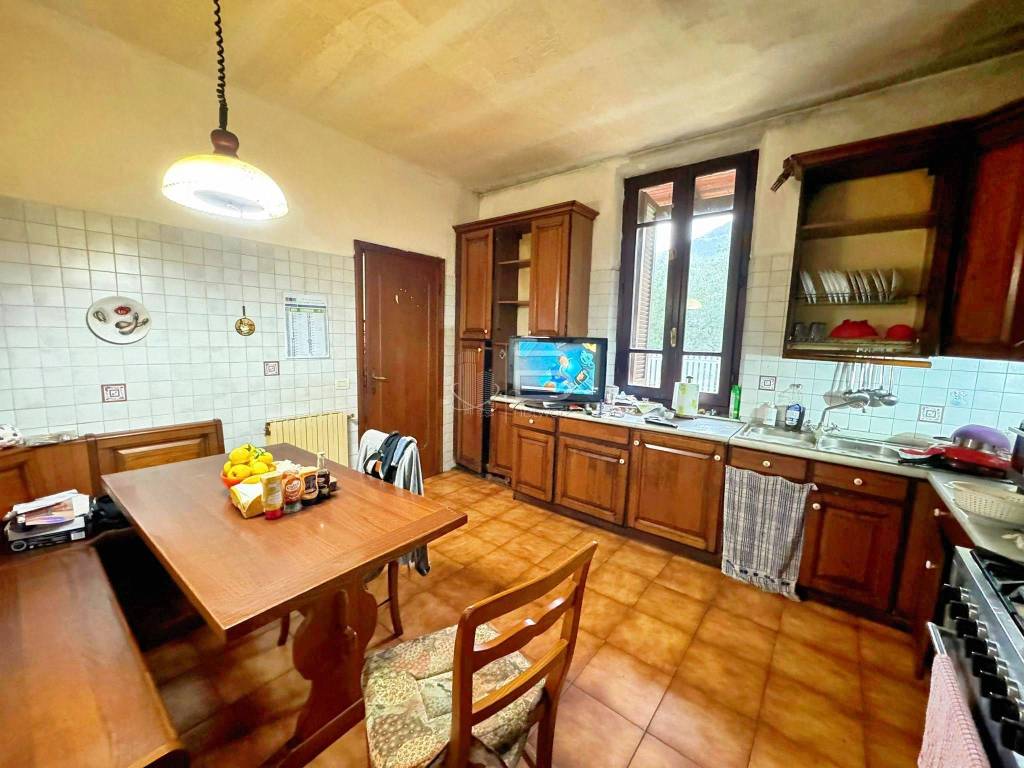 Villa a Seravezza in Via Diego Guicciardi - Foto 4