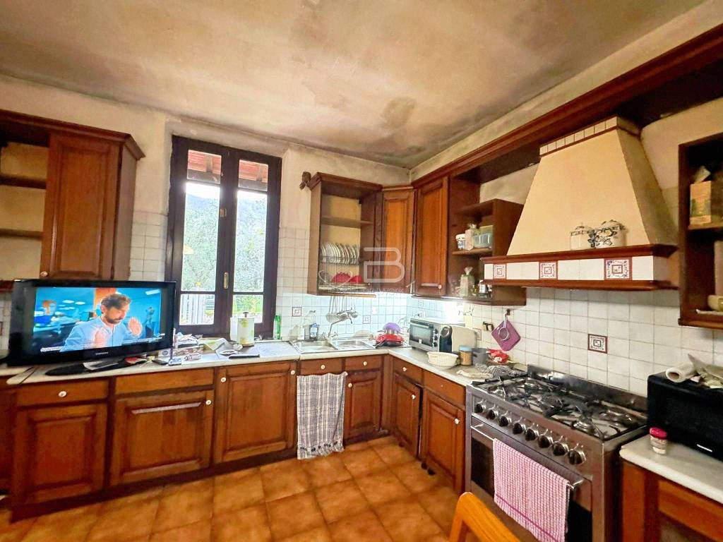 Villa a Seravezza in Via Diego Guicciardi - Foto 5