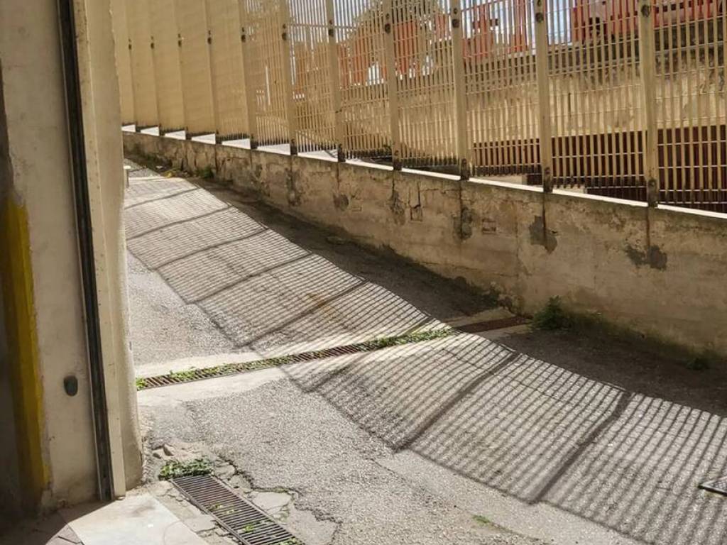 Box / garage a Salerno in Via Clemente Mauro, 34 - Foto 2