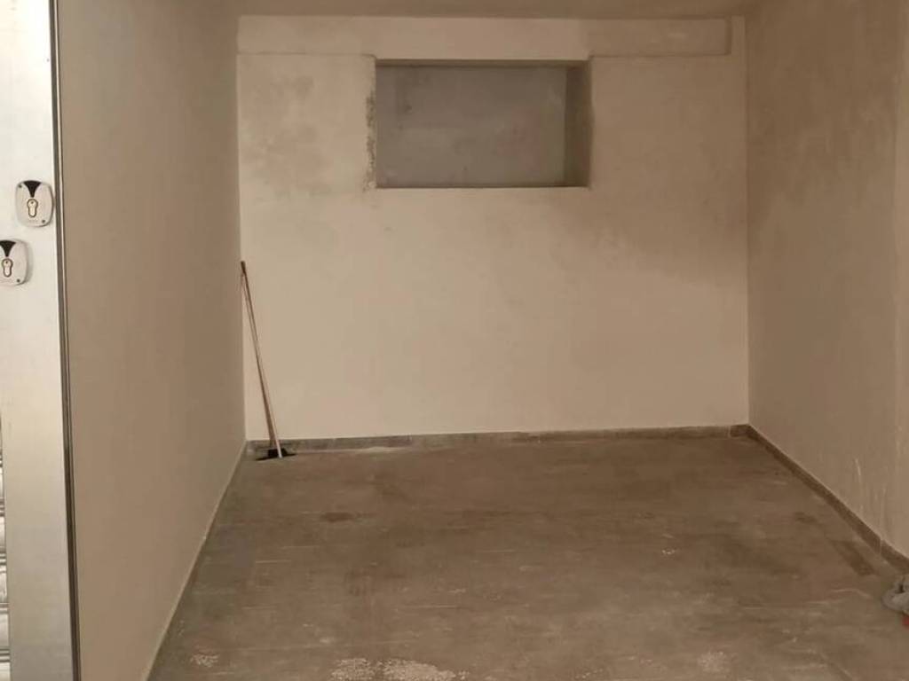 Box / garage a Salerno in Via Clemente Mauro, 34 - Foto 4