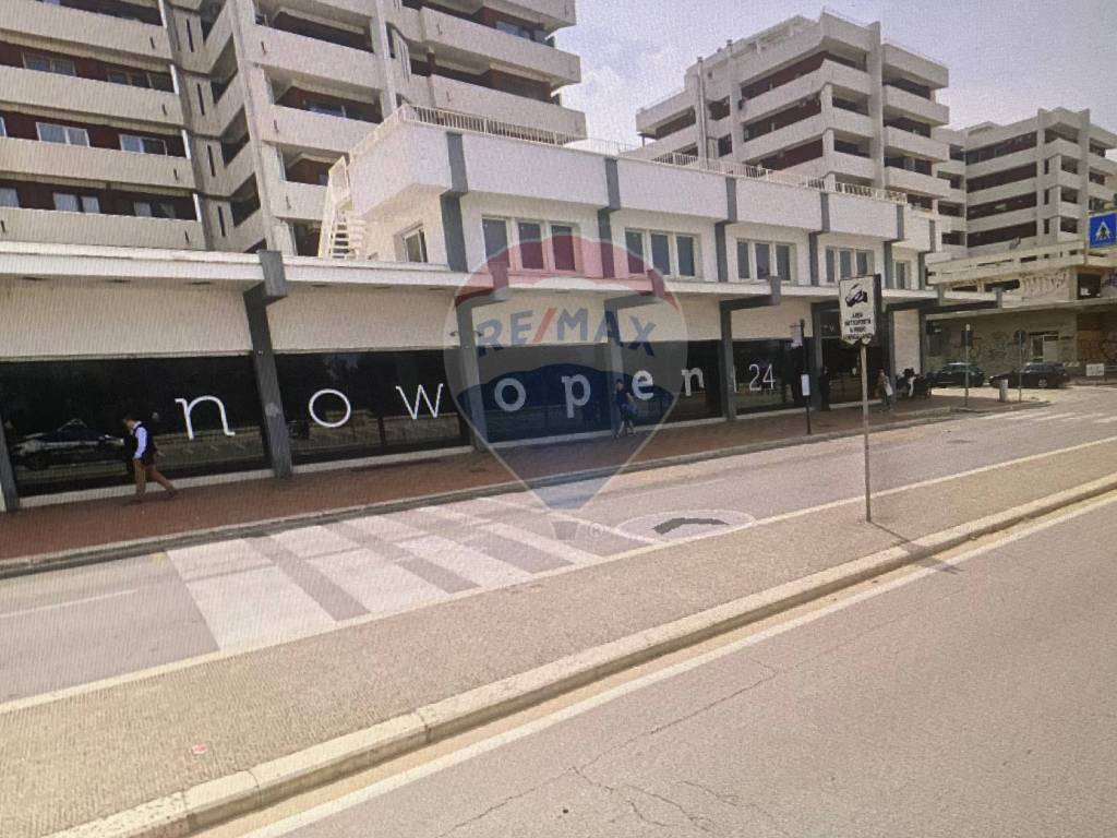 Appartamento a Bari in LUNGOMARE PEROTTI, 47 - Foto 2