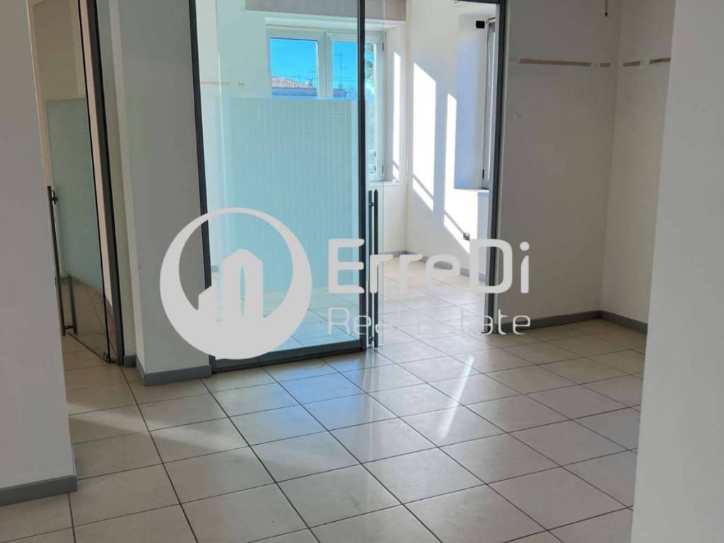 Immobile a Samarate in via VITTORIO VENETO 32 - Foto 4