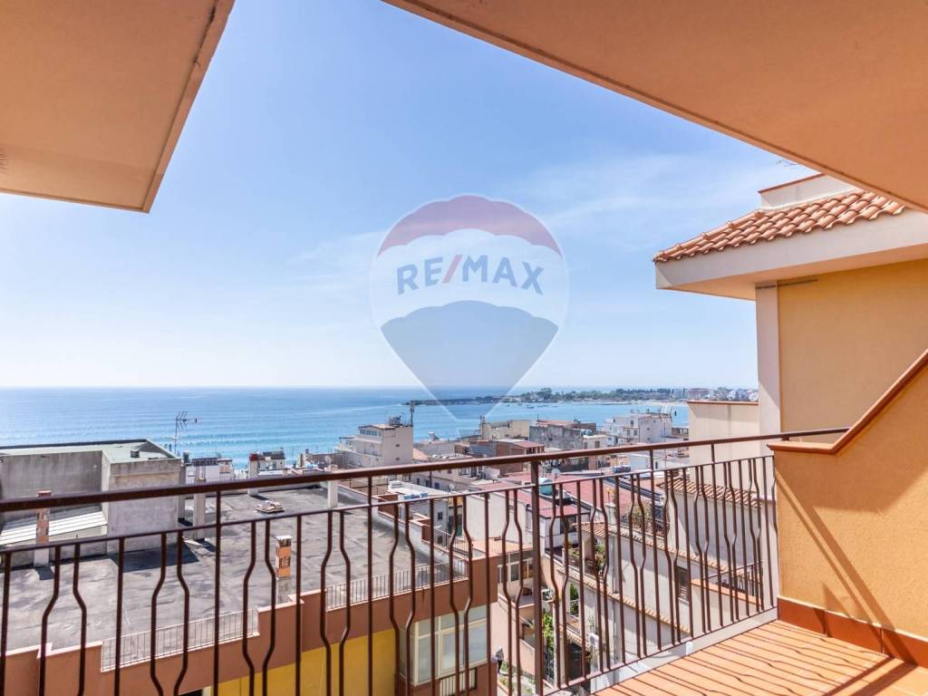 Appartamento a Giardini-naxos in via Delle Formaci, 13 - Foto 2