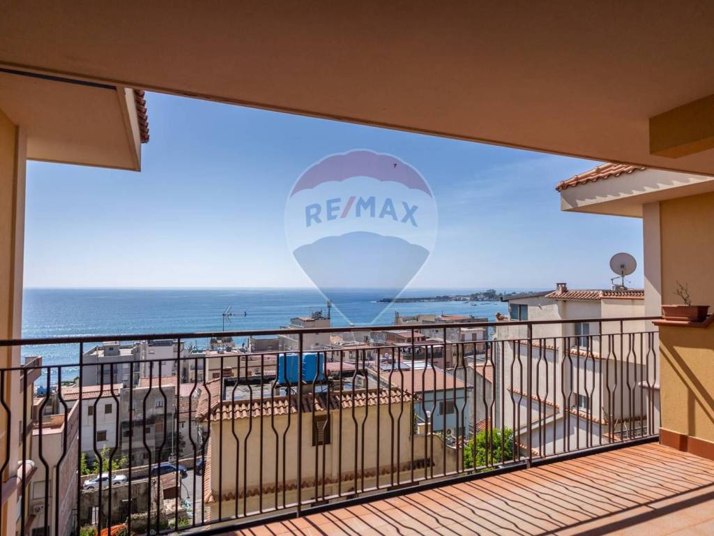 Appartamento a Giardini-naxos in via delle fornaci, 13 - Foto 2