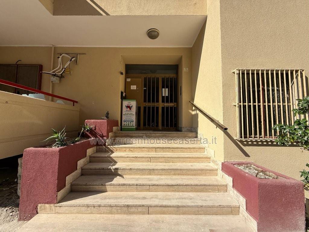 Appartamento a Caserta in Via Renato Caccioppoli, 7 - Foto 3