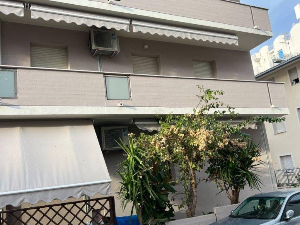 Appartamento a Alba adriatica in Via Calabria, 14 - Foto 3