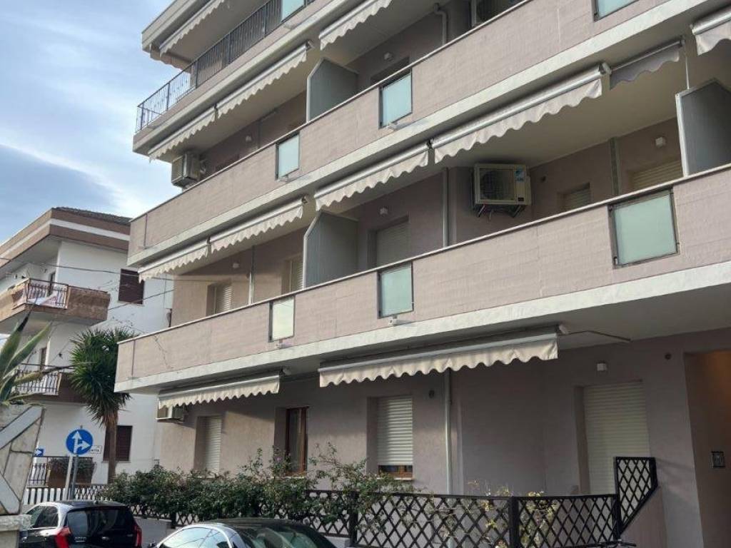 Appartamento a Alba adriatica in Via Calabria, 14 - Foto 5