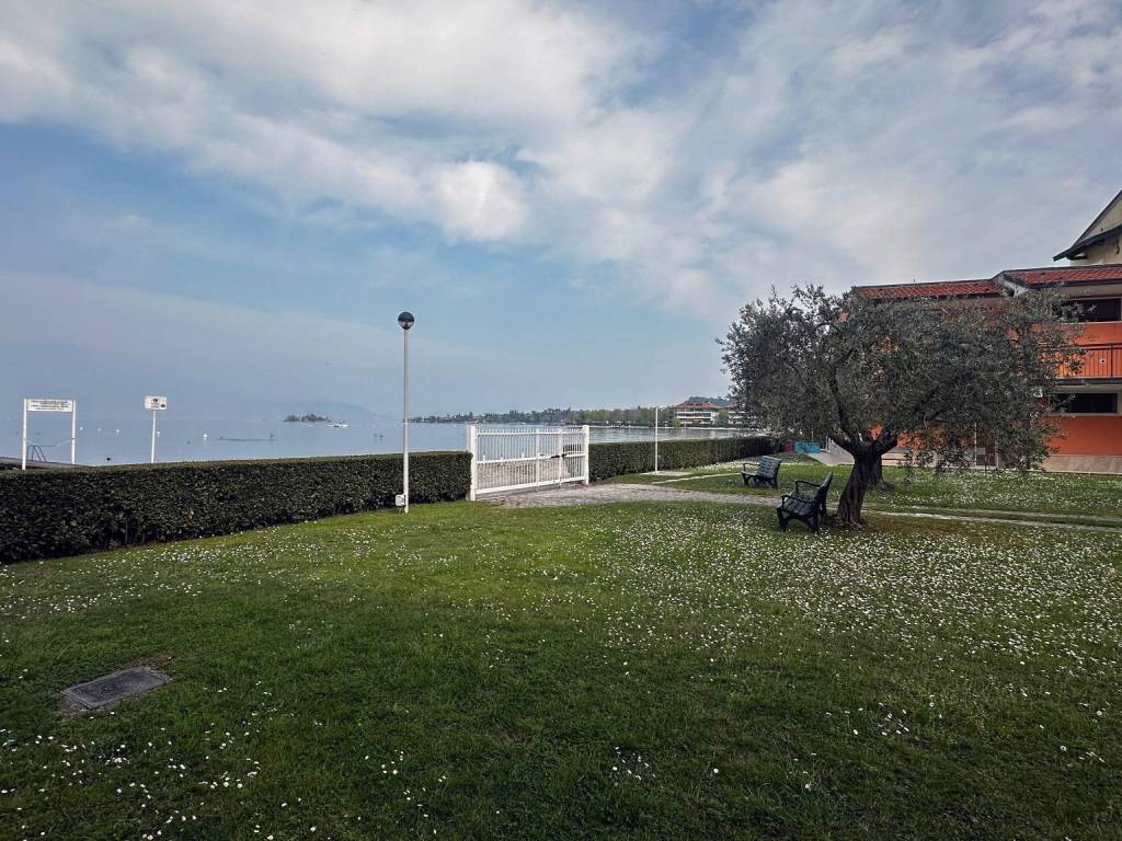 Appartamento a Manerba del garda in Via Giuseppe Verdi - Foto 5