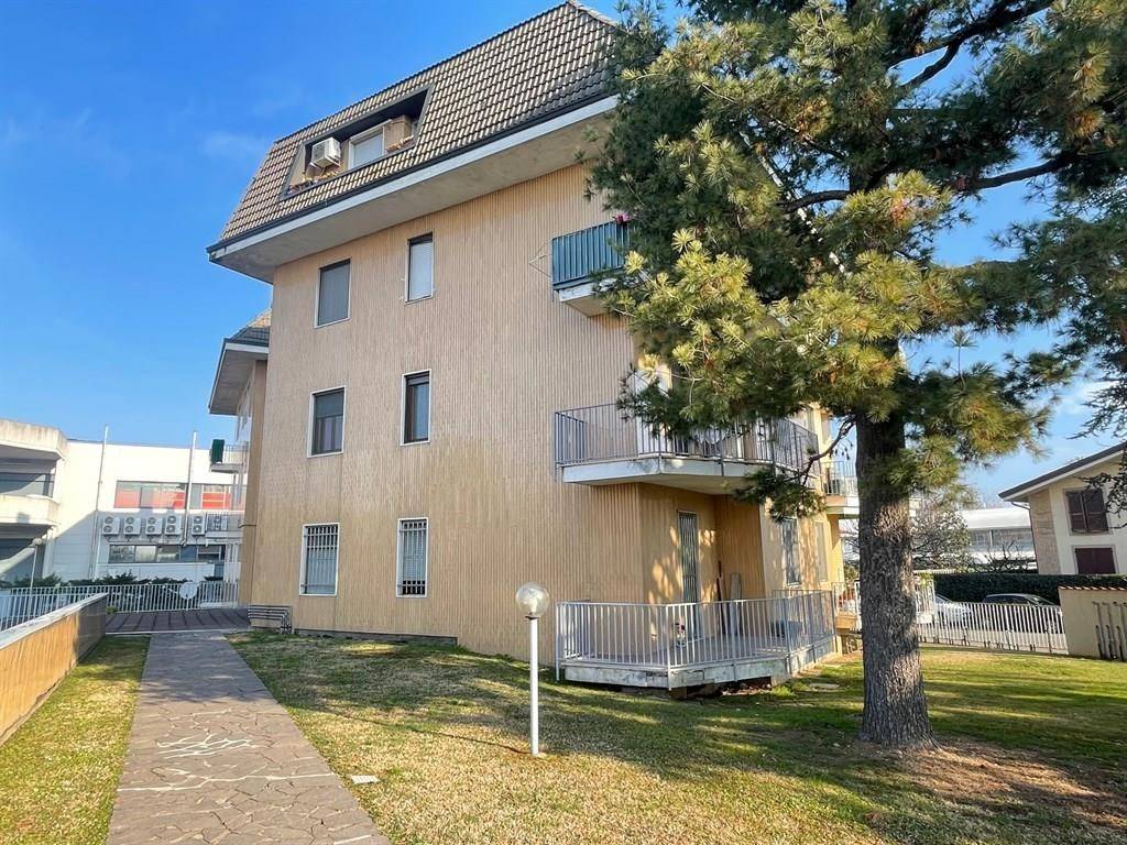 Appartamento a Caronno pertusella in via arese 100 - Foto 3