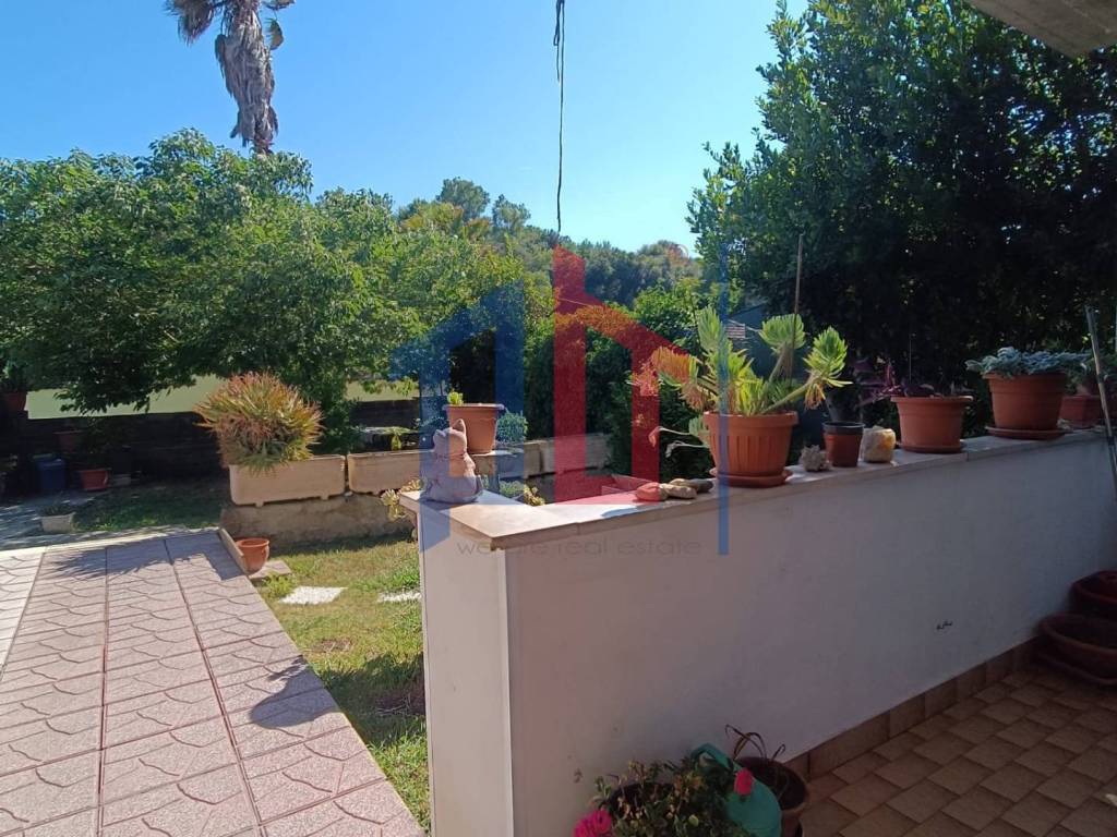 Villa a Aprilia in VIA DEI CIGNI - Foto 2