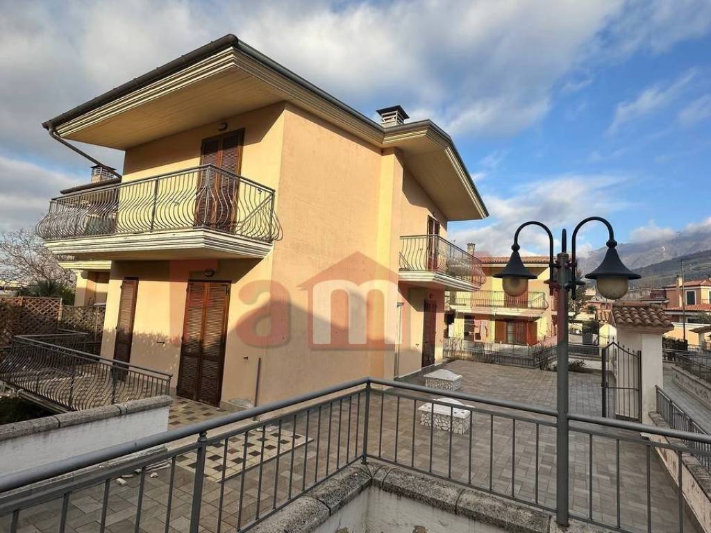 Villa a Sirignano in Via Carlo Fiordelisi - Foto 2