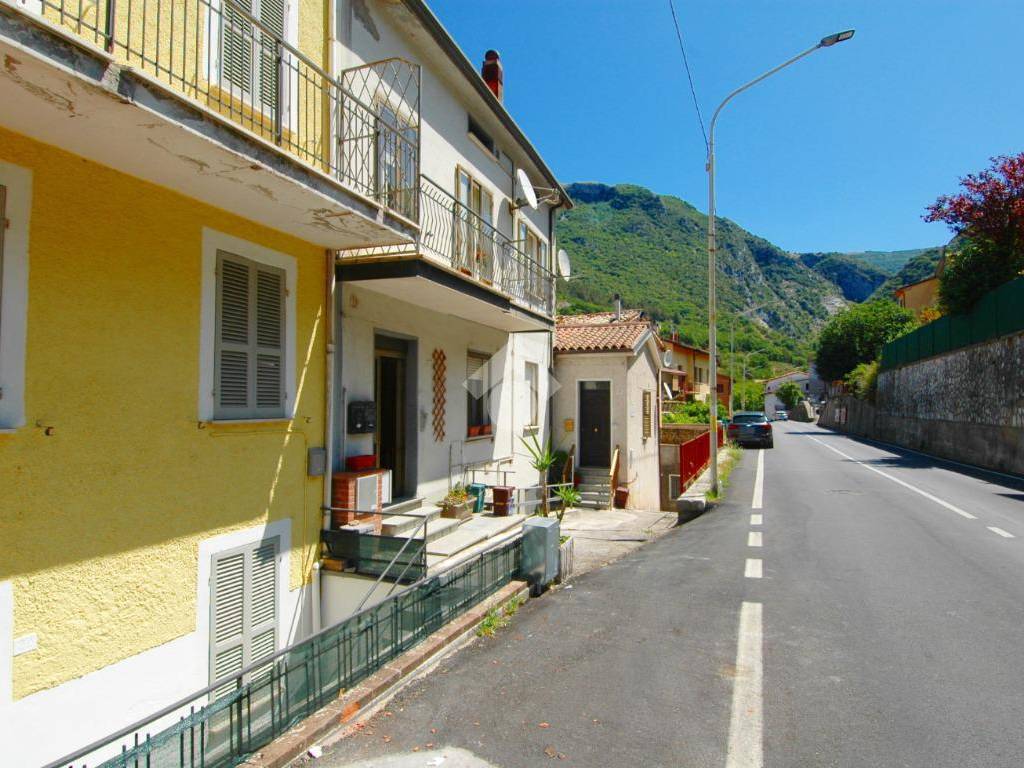 Appartamento a Gualdo tadino in Via Borgovalle, 71 - Foto 3