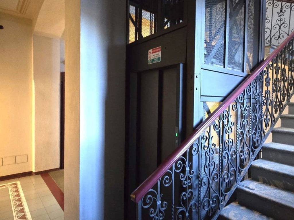 Appartamento a Luino in Via XV Agosto , 3 - Foto 2