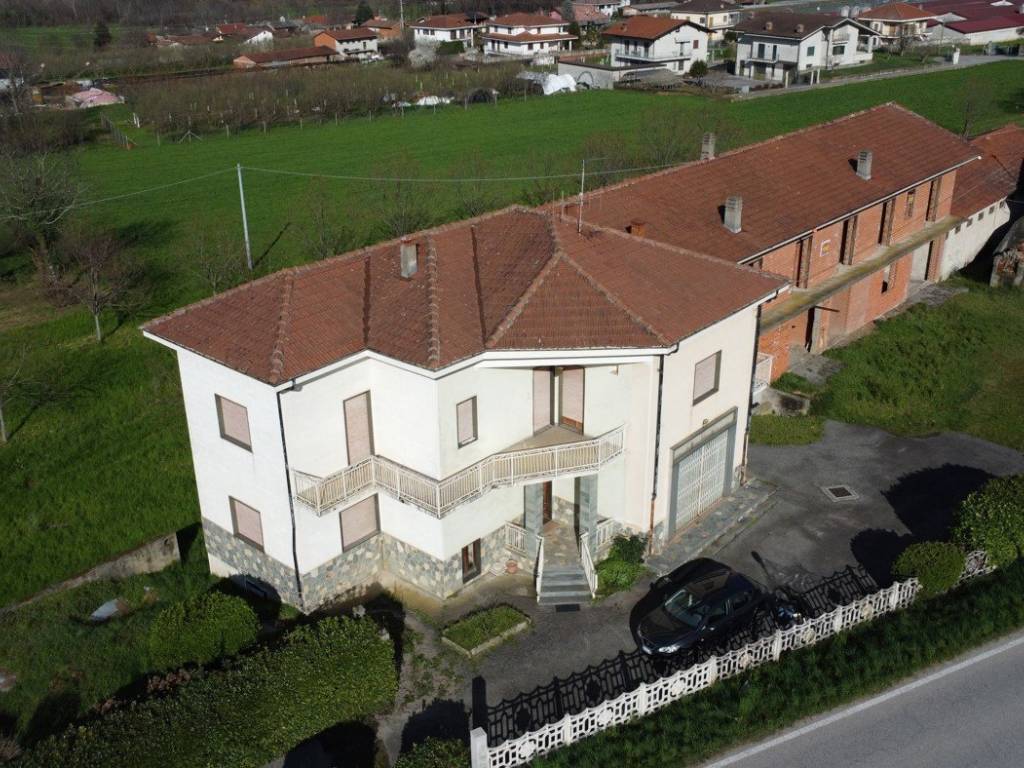 Casa indipendente a Sanfront in Via Divisione Cuneese , 19 - Foto 1