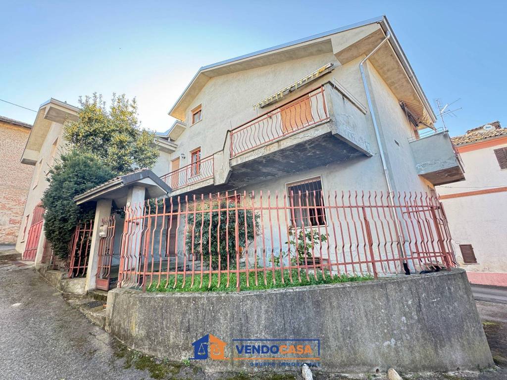 Villa a Nizza monferrato in Viale dei Partigiani, 21 - Foto 2