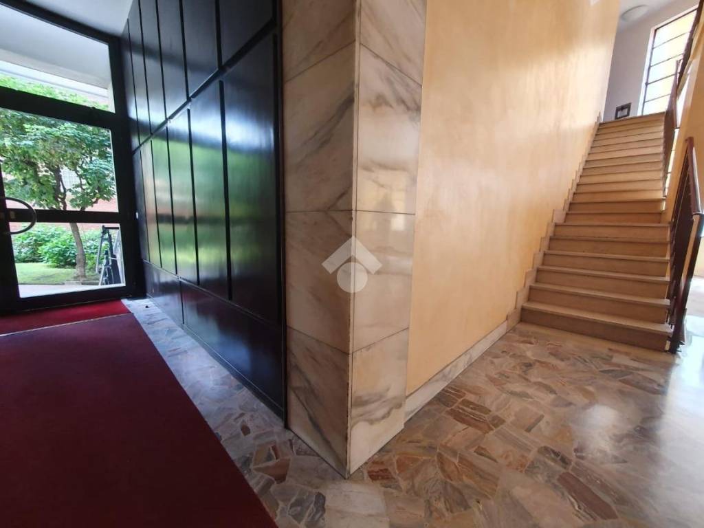 Appartamento a Milano in Via Giuseppe Giacosa, 9 - Foto 2