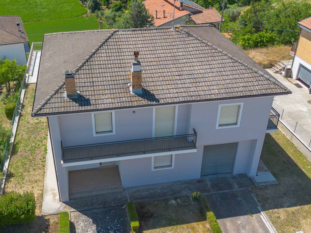 Villa a Montefiore dell'aso in Via Gentile da Montefiore, 96 - Foto 2