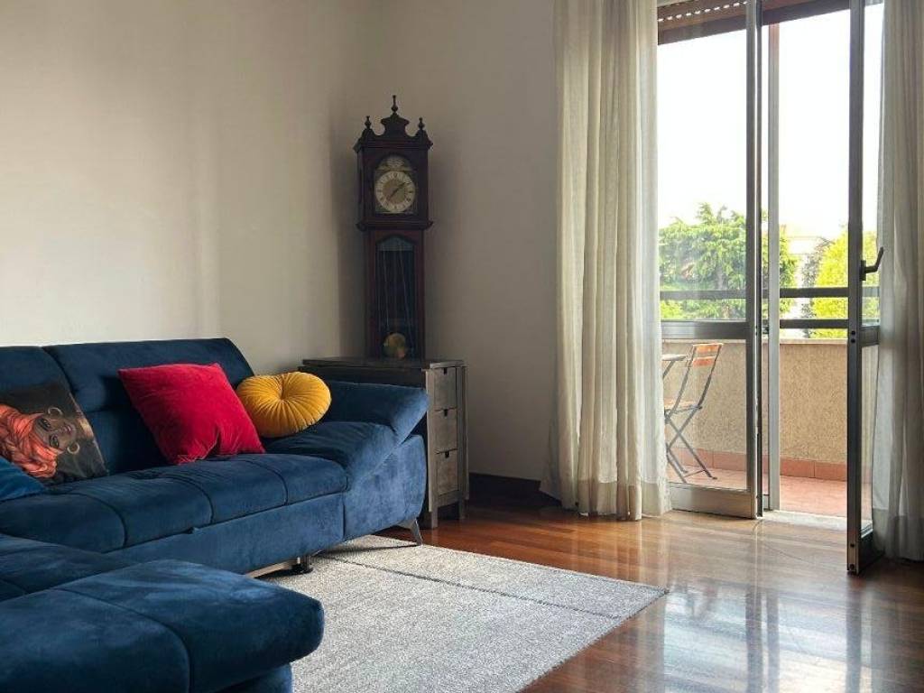 Appartamento a Corsico in Via Alzaia Trieste, 10 - Foto 2