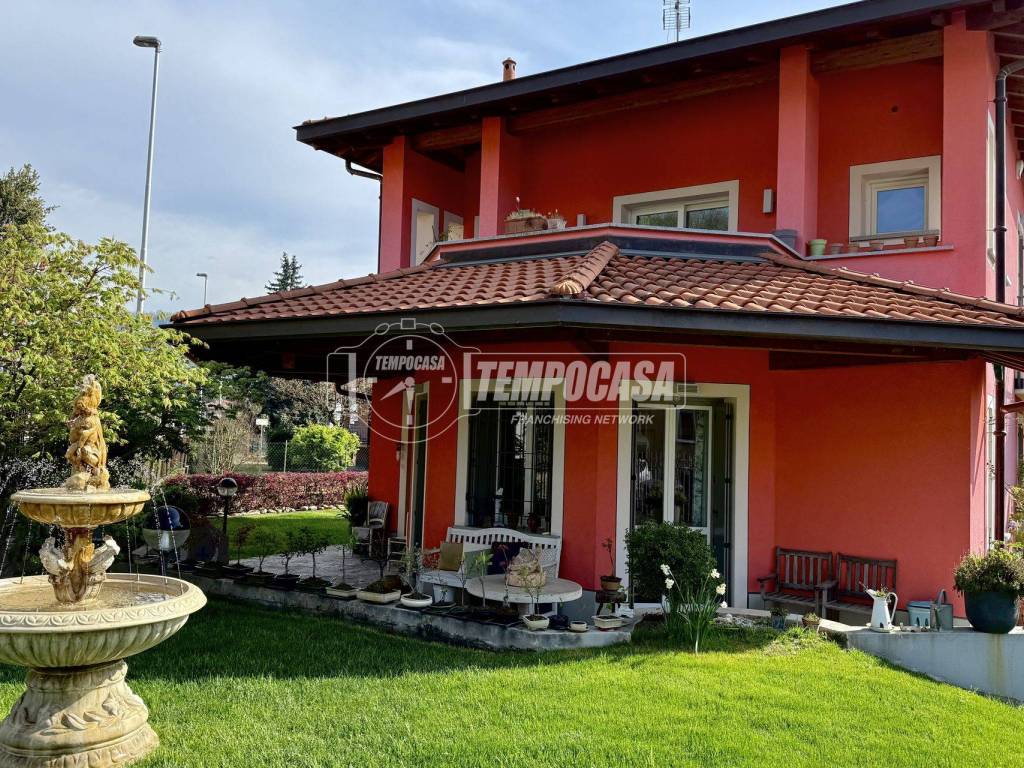 Villa a Imbersago in Via Cantù 22 - Foto 3