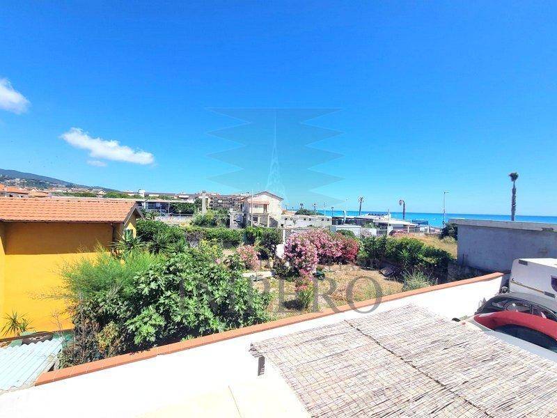 Appartamento a Ventimiglia in Passaggio Trento Trieste - Foto 2