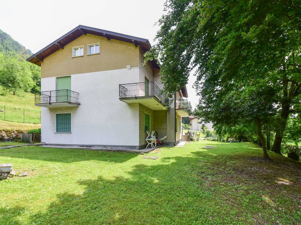 Villa a Cittiglio in Via Laveno, 80 - Foto 3