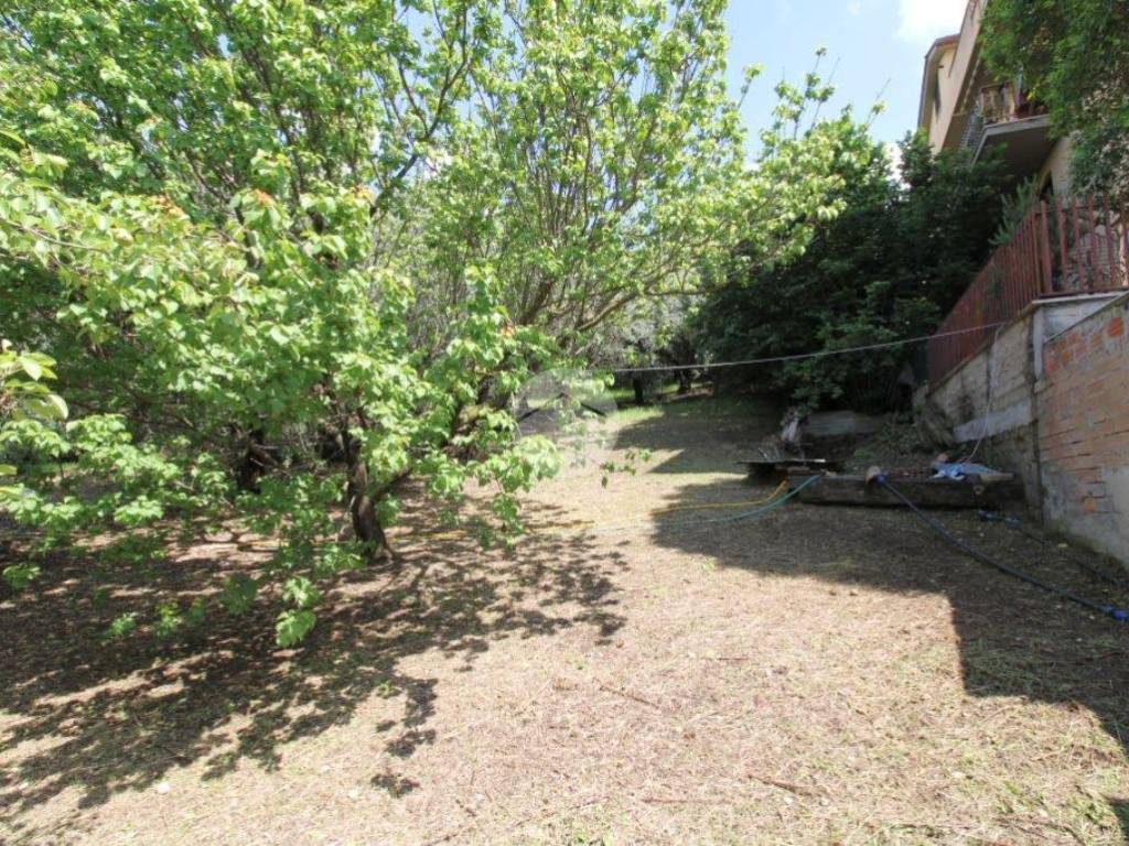Terreno a Fara in sabina in VIA ENRICO TODI, 12 - Foto 5
