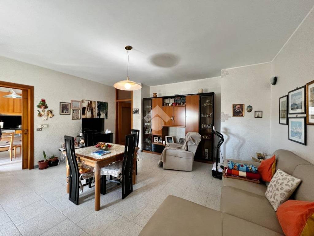 Appartamento a Ceglie messapica in Via Vittorio Bachelet, 35 - Foto 3