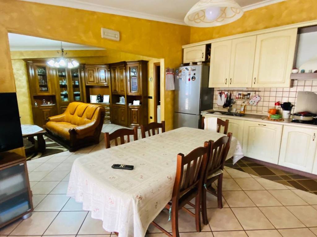 Appartamento a Lamezia terme in Via Padre Gesualdo Melacrinò - Foto 5