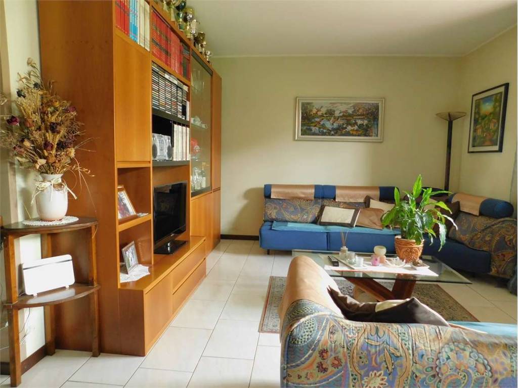 Villetta a schiera a Somma lombardo in via Morgampo, 22 - Foto 5