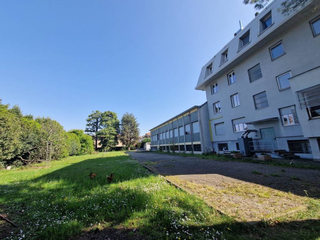 Immobile a Caronno pertusella in Viale Cinque Giornate - Foto 2