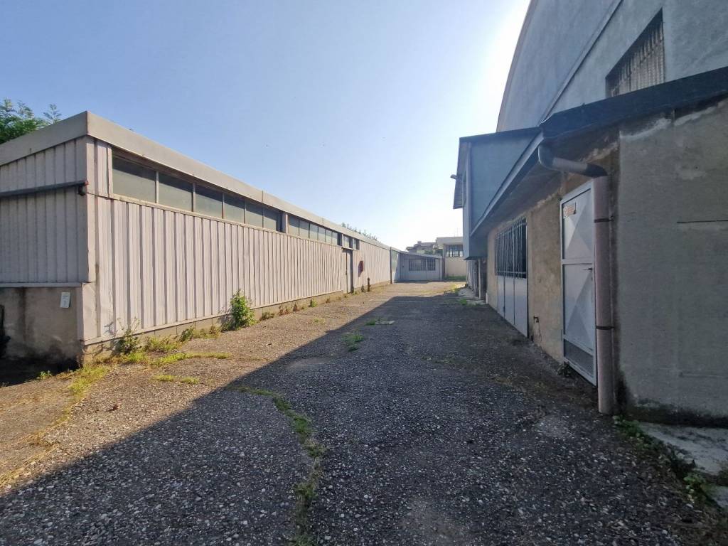 Immobile a Caronno pertusella in Viale Cinque Giornate - Foto 4