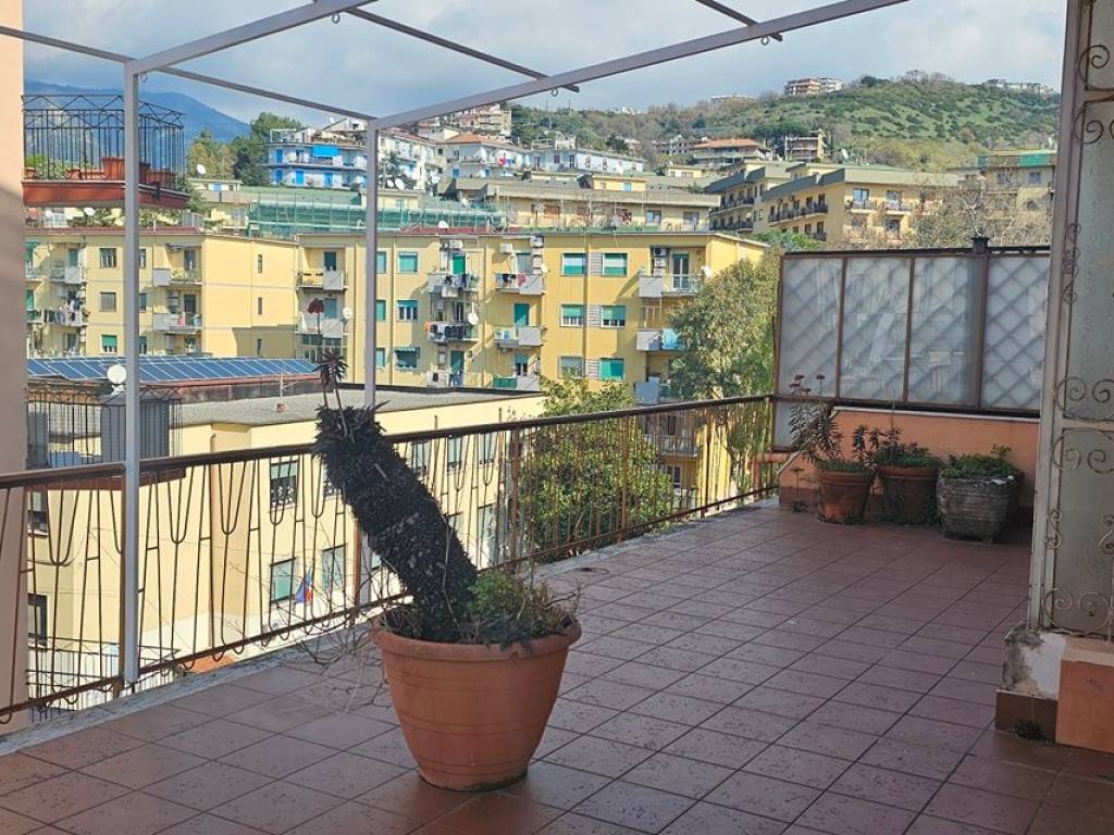 Appartamento a Salerno in Via Arcangelo Rotunno - Foto 2