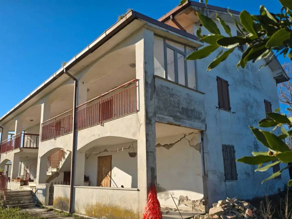 Rustico / casale a Camerata picena in Via Giuseppe Garibaldi - Foto 2