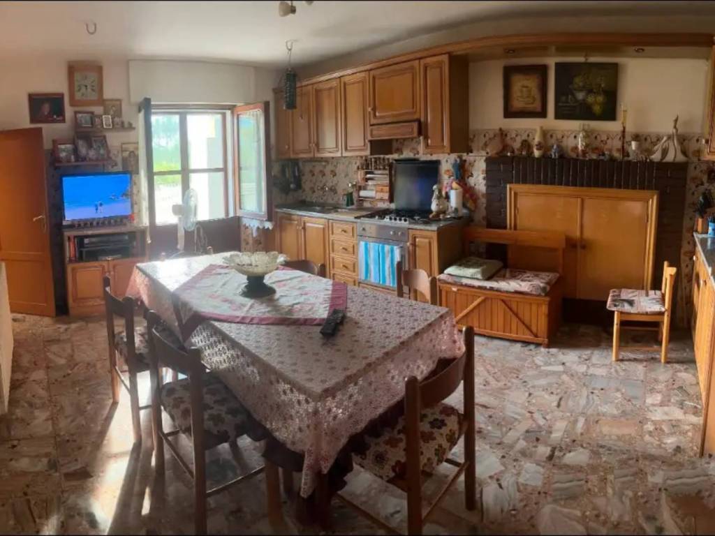 Casa indipendente a Canzano in SS150 - Foto 3