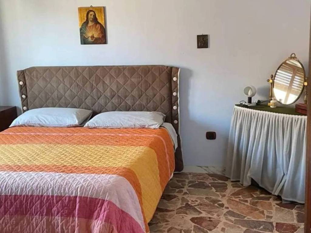Appartamento a Crotone in Via Vittorio Veneto - Foto 4