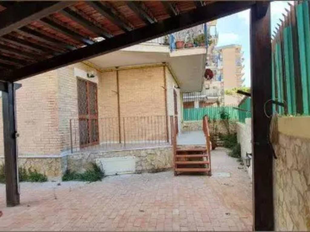 Appartamento a Castel volturno in Viale delle Mimose - Foto 5