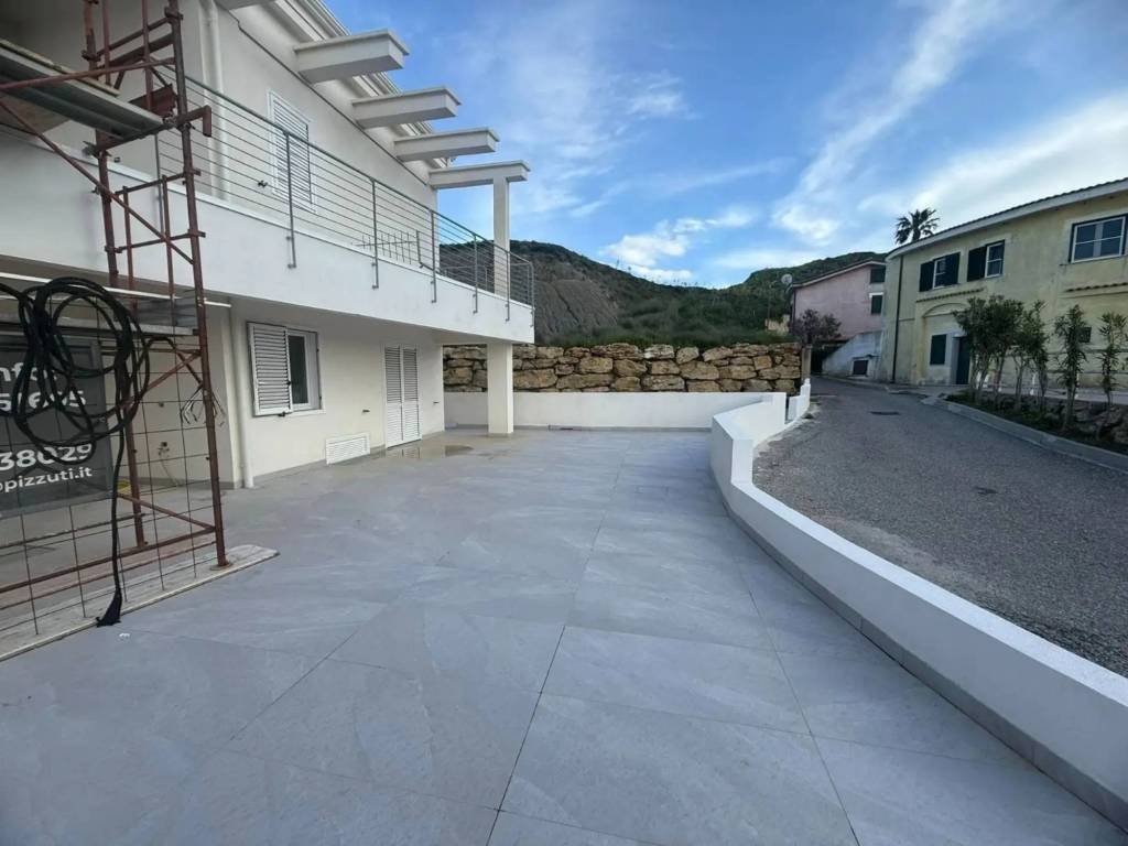 Box / garage a Crotone in Viale Magna Grecia - Foto 2