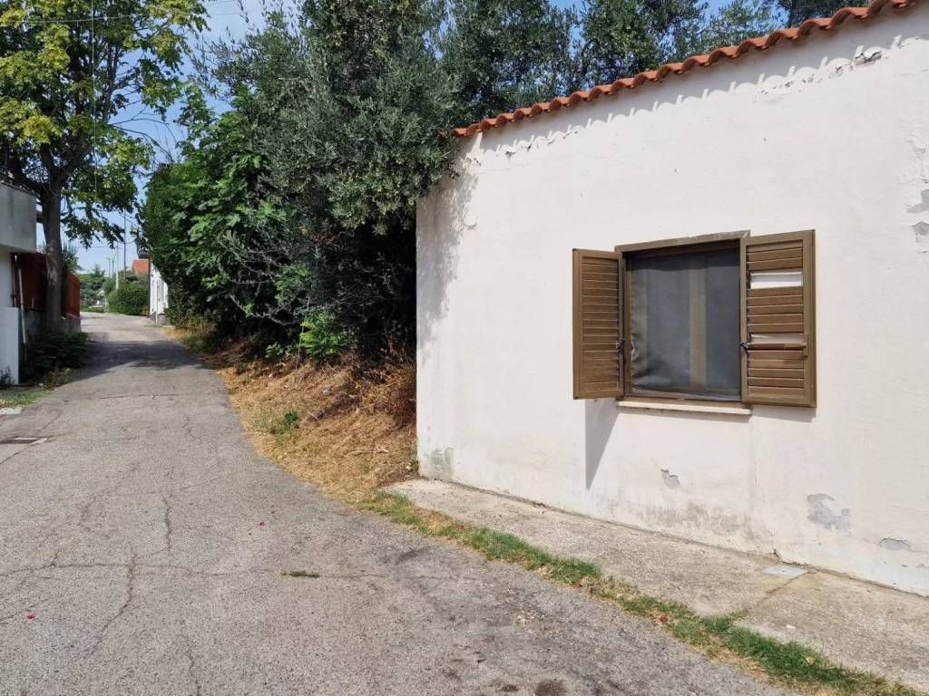 Casa indipendente a Pescara in STRADA VICINALE MITTIGUERRA - Foto 2