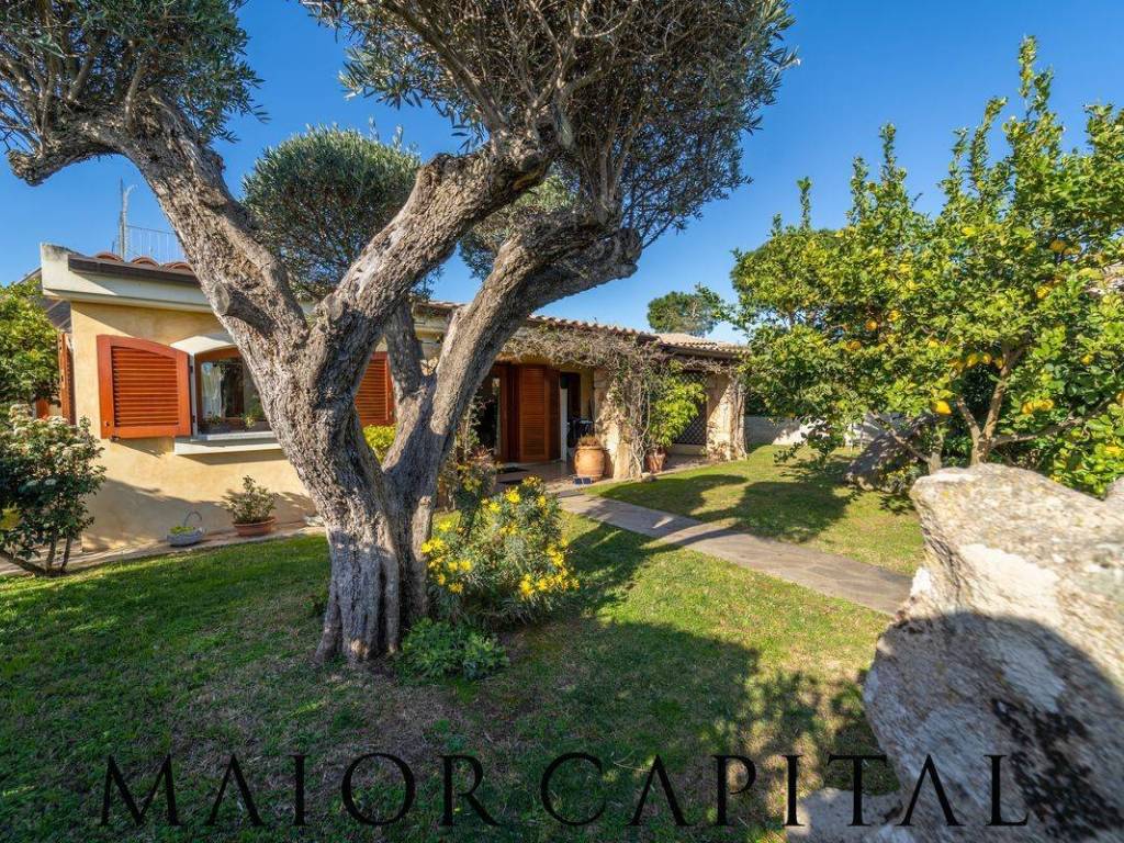 Villa a Loiri porto san paolo in Via Tiziano - Foto 2