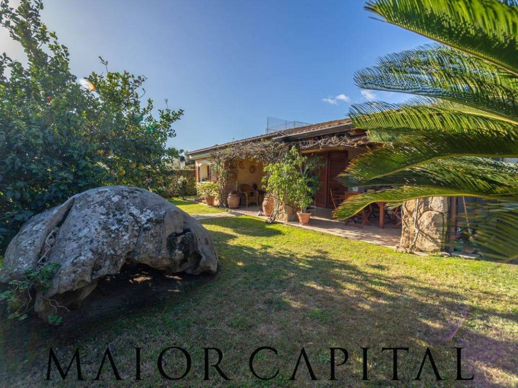 Villa a Loiri porto san paolo in Via Tiziano - Foto 4